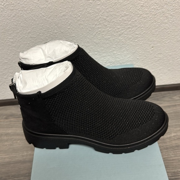 Bzees May Ankle Boot - Picture 7 of 9